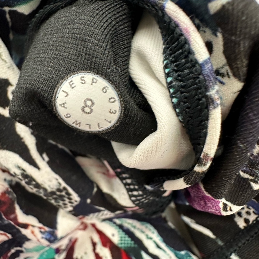 Lululemon | Multi Black White Red Blue Size 4 - image 5